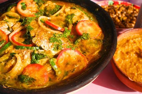  Moqueca de Peixe! Eine kulinarische Reise zu den Aromen des brasilianischen Nordostens